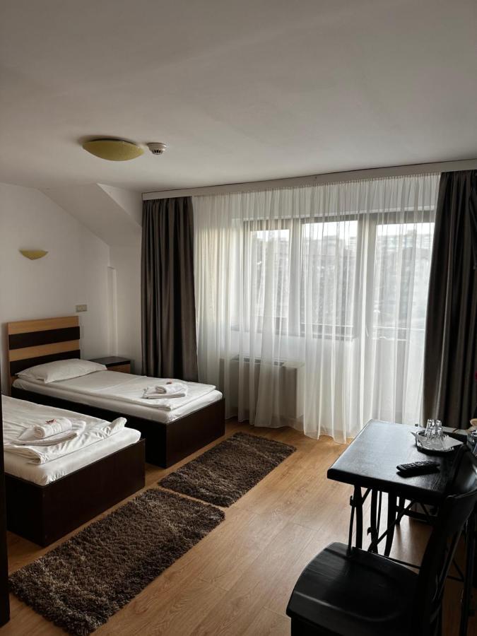 Pensiunea Andra Timişoara Extérieur photo
